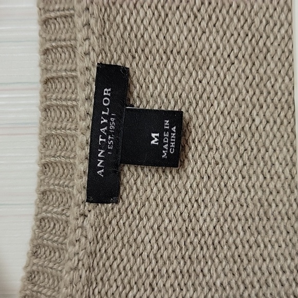 Ann Taylor snap front cardigan beige w/gold sequins. Women's medium. wool blend - Picture 4 of 7